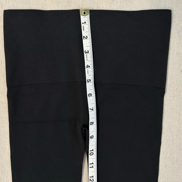 Spanx Assets Red Hot Label Black Leggings Size Small - Picture 4 of 6